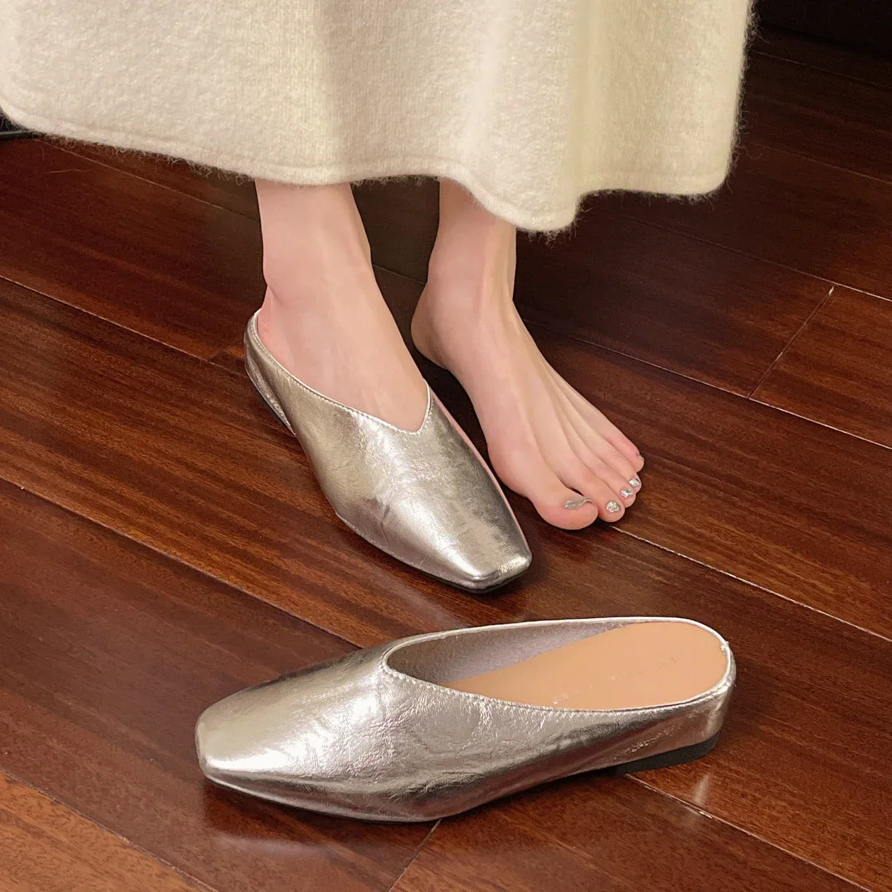 Women’s Minimalist Square Toe Mules