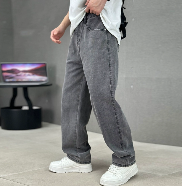 Men's Straight Leg Denim Jeans