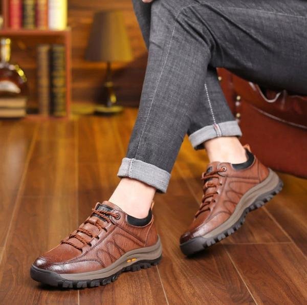 Men's Classic Orthopedic Shoes with Everyday Support Angle